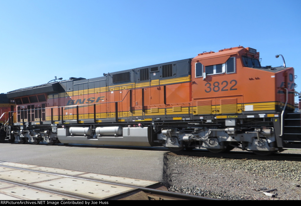 BNSF 3822